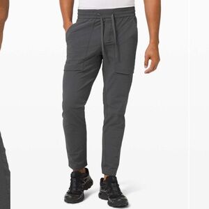 Lululemon men’s bowline pants graphite grey small